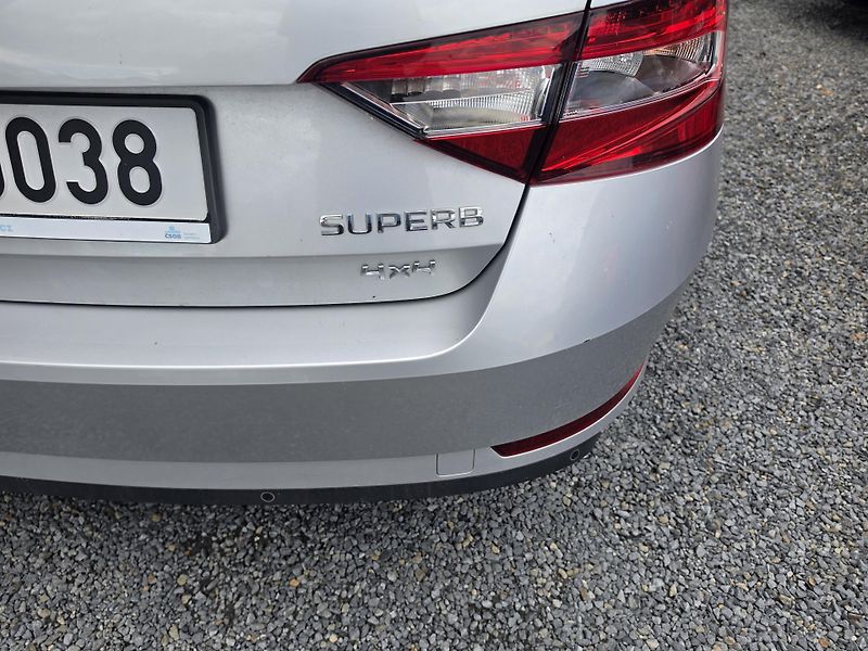 Škoda Superb 2.0 TDI Led DSG 4x4 Canton  - fotka 5 z 21