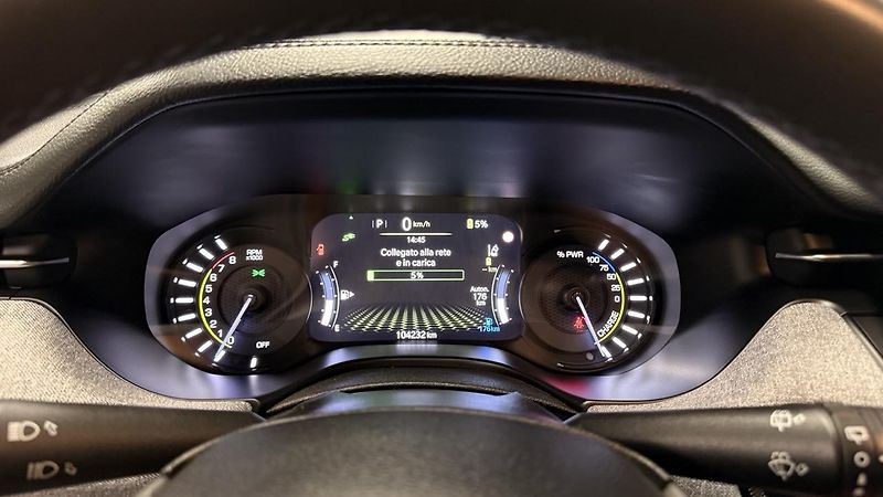Jeep Compass (2021) 1.3i 4x4,PHEV,50km dojezd - fotka 25 z 51