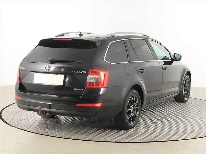 Škoda Octavia (2014) Elegance 1.6 TDI, Navi - fotka 5 z 18