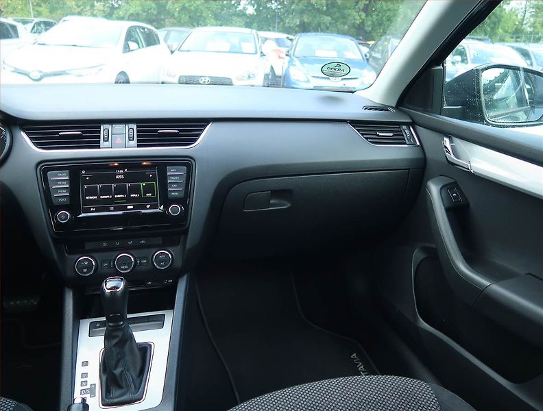 Škoda Octavia (2015) Ambition Plus 1.6 TDI, Automat - fotka 8 z 18