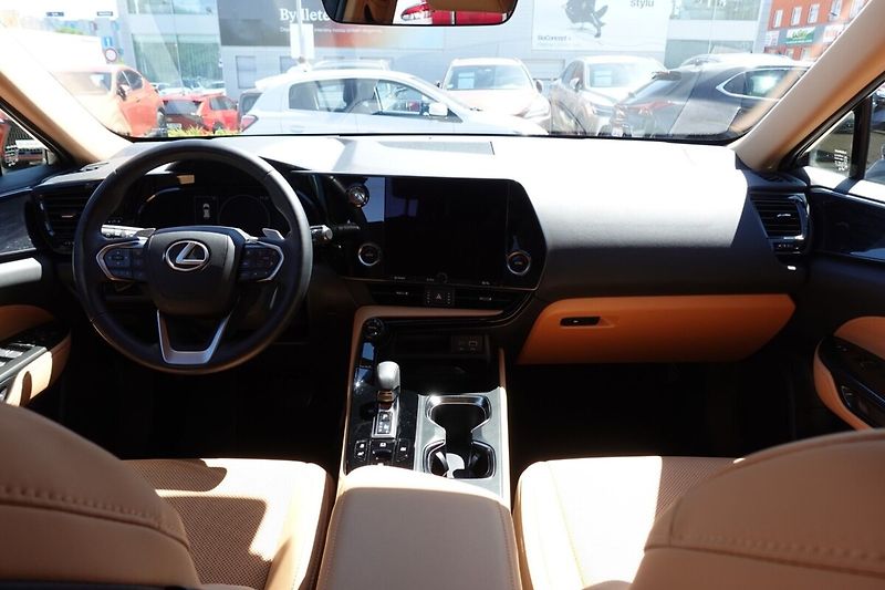 Lexus NX 350h NX350h Executive 4x4 - fotka 18 z 32
