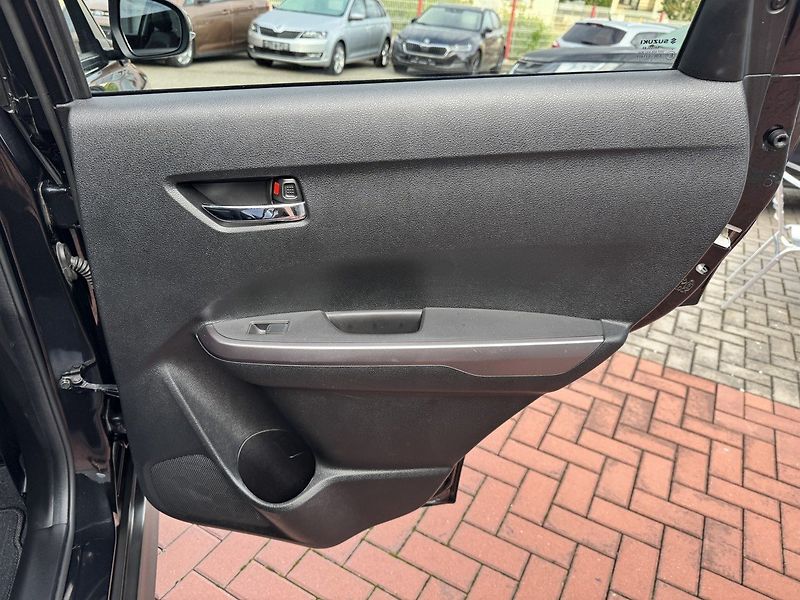 Suzuki Vitara (2023) 1.4i BoosterJet Allgrip ZÁRUKA - fotka 21 z 48