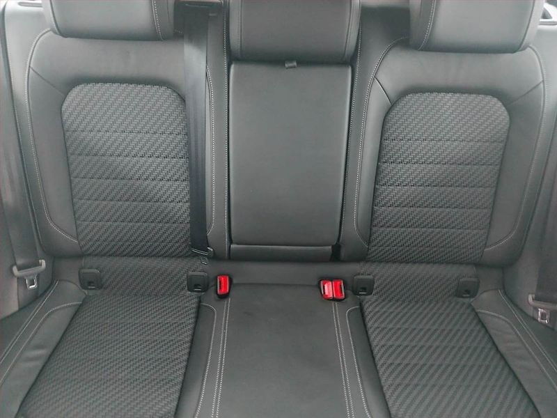 Volkswagen Passat (2022) R-Line 2.0 TDI, Automat, Kůže - fotka 10 z 23