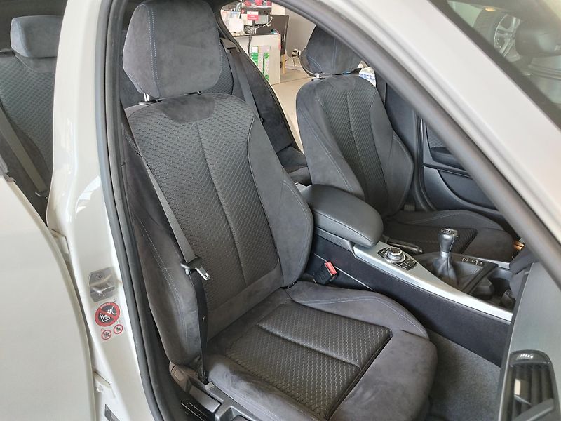 BMW Řada 1 (2017) 120I,135KW,MANUÁL.ALU,NAVI - fotka 15 z 29