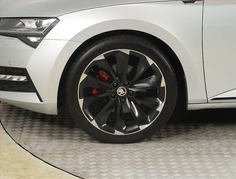Škoda Superb (2019) Sportline 2.0 TDI - fotka 15 z 25