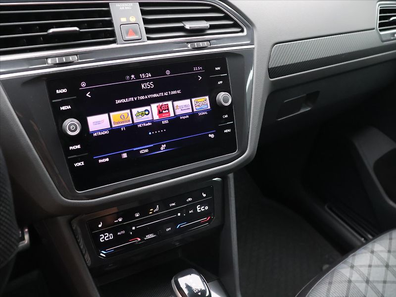 Volkswagen Tiguan 1,4 TSI PHEV 180kW R-Line DPH - fotka 22 z 33