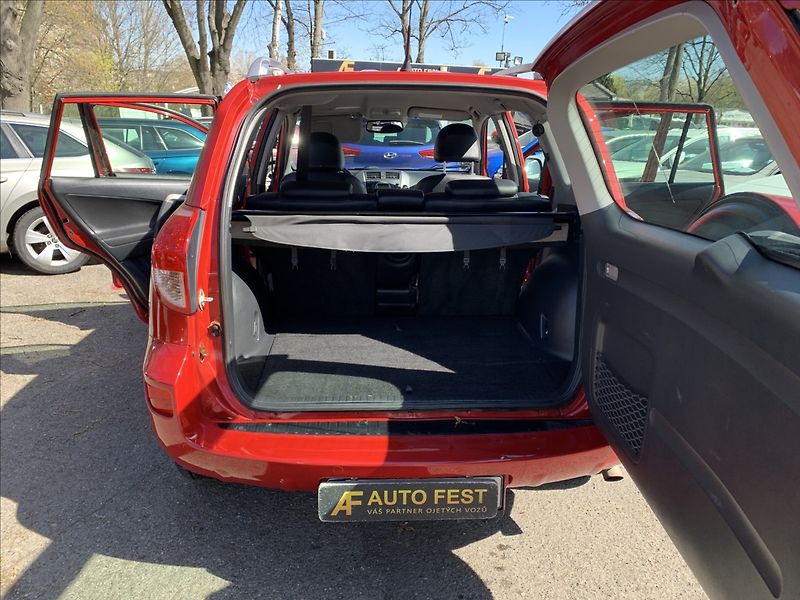 Toyota RAV4 2,0 i 4x4 CEBIA - fotka 19 z 19