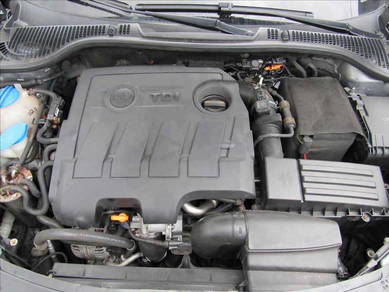 Škoda Octavia 1,6 TDi 77kW Combi - fotka 24 z 25