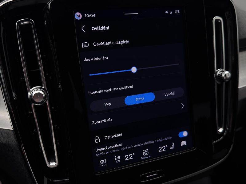 Volvo XC40 B4 DARK PLUS CZ REZERVACE - fotka 39 z 47