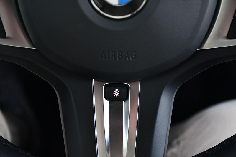 BMW Řada 3 320d xD M-SPORT ČR 3L-ZÁRUKA - fotka 29 z 51