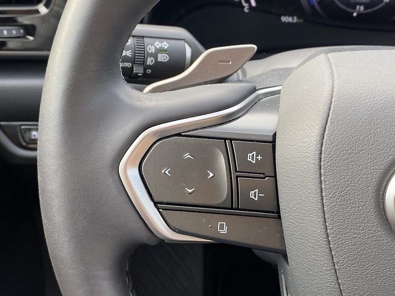 Lexus NX 350h 2.5HEV, ČR, ExecutiveTOP, 4x4 - fotka 21 z 40