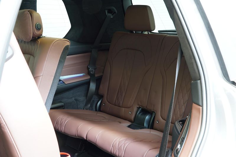 BMW X7 M60i,1.MAJ,ČR,DPH,Tažné - fotka 26 z 44
