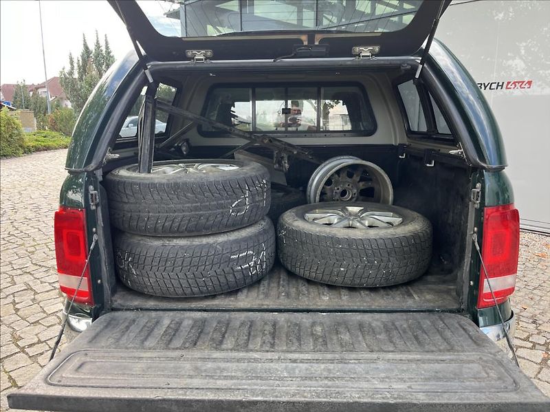 Volkswagen Amarok 2,0 ČR-1.majitel, DPH,HighLine - fotka 12 z 21