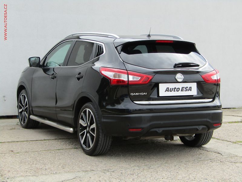 Nissan Qashqai (2014) 1.2 DiG-T, ČR, AT, navi - fotka 4 z 24