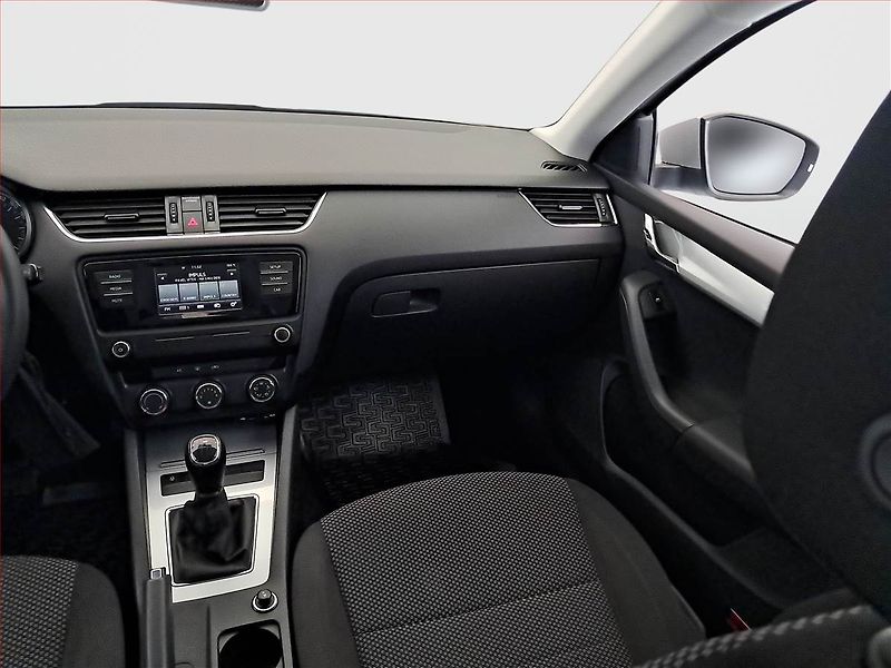 Škoda Octavia (2016) 1.8 TSI, Serv.kniha - fotka 8 z 16