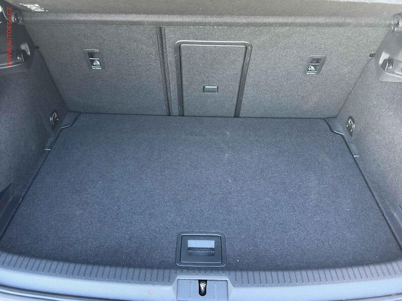 Volkswagen Golf (2013) 1.4 TSi VII, Highline, bixen - fotka 7 z 21