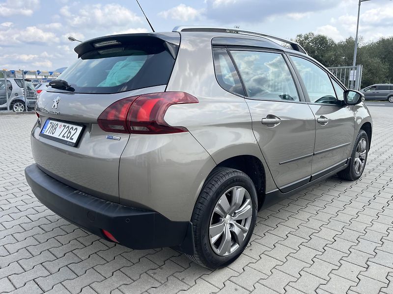 Peugeot 2008 (2016) 1.2 PURETECH - fotka 5 z 16