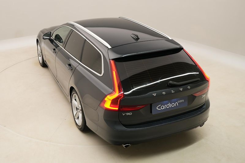 Volvo V90 D4 MOMENTUM AUT  - fotka 17 z 39