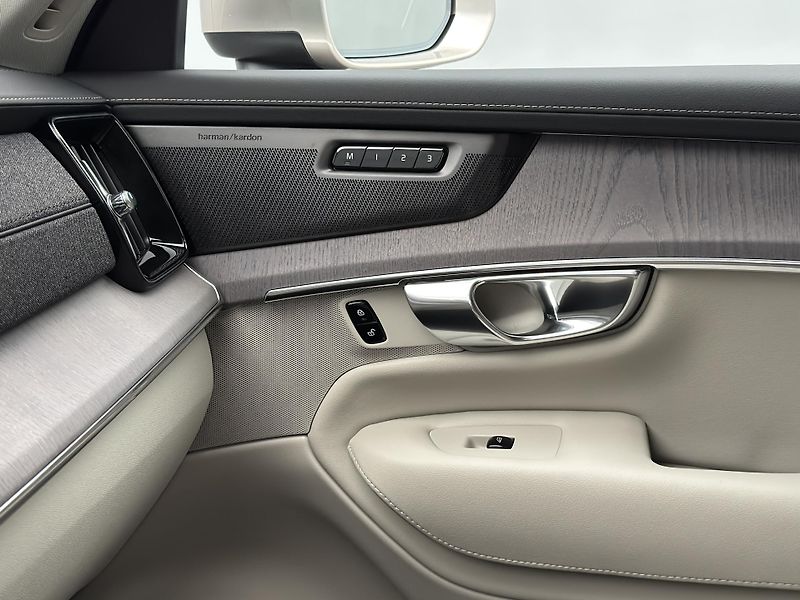 Volvo XC90 (2026) B5 AWD AUT BRIGHT PLUS 7míst - fotka 27 z 32