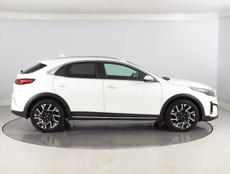 Kia XCeed (2025) Exclusive 1.5 T-GDI - fotka 6 z 24