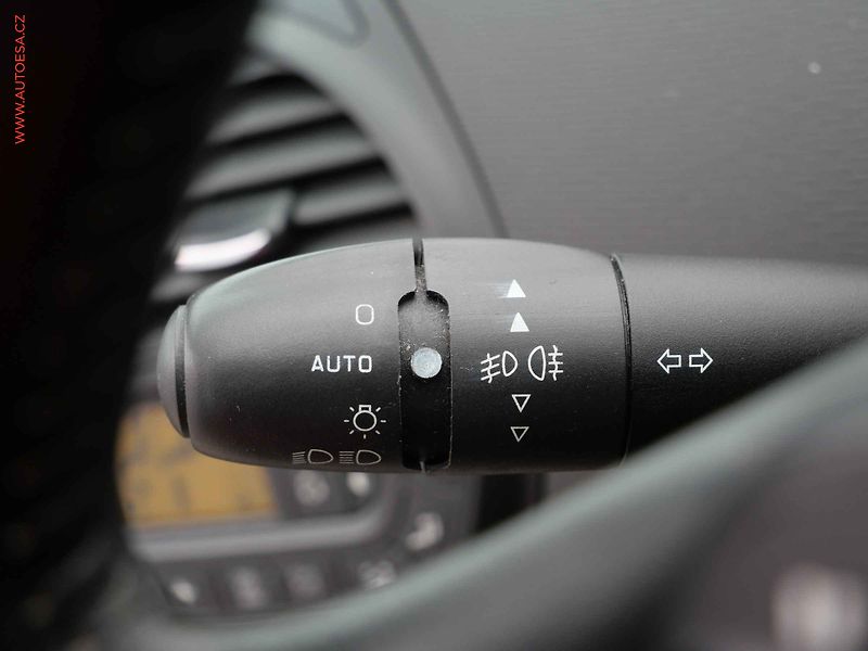 Citroën C4 Picasso (2011) 1.6HDi, 1.maj,ČR, Tendance - fotka 13 z 20