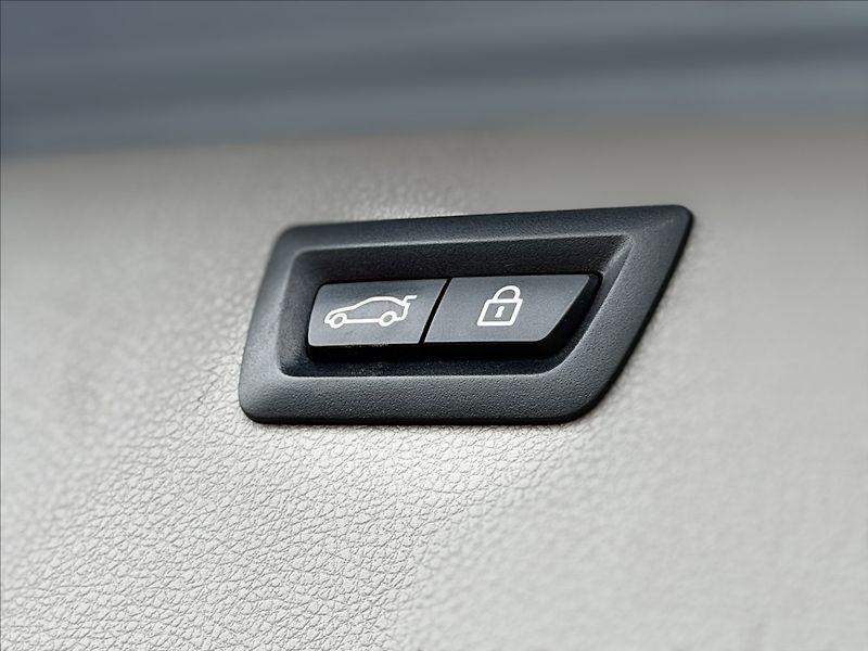 BMW Řada 3 2,0 XDRIVE NAVI,LED,PANO,DPH - fotka 29 z 39