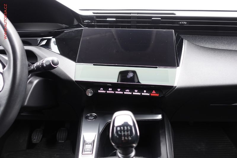 Peugeot 308 (2022) 1.2PT, ČR, Allure, LED - fotka 13 z 21
