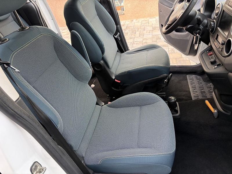 Citroën Berlingo (2019) Electric, park. kamera, klima - fotka 9 z 11