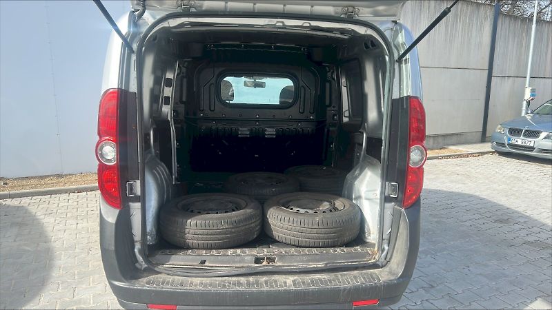 Opel Combo (2013) D VAN 1,3CDTi 66kW MP5 - fotka 14 z 22