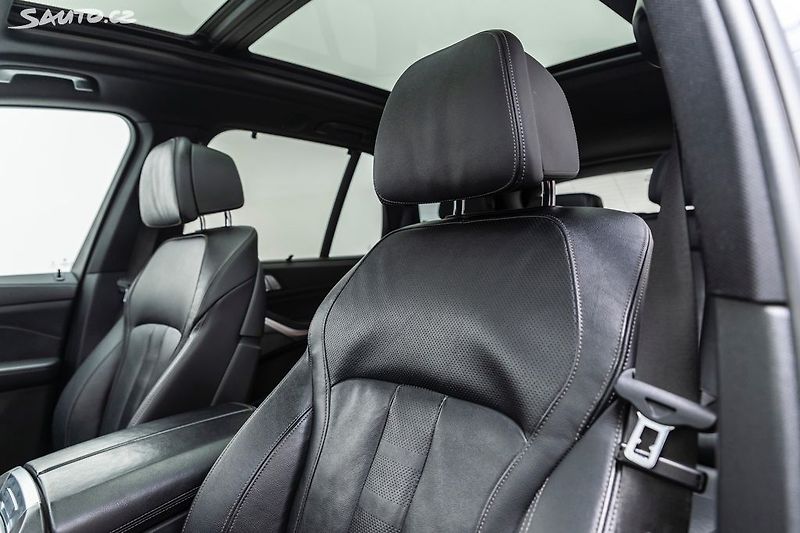 BMW X5 xDrive40d*vzduch*pano*záruka - fotka 8 z 44