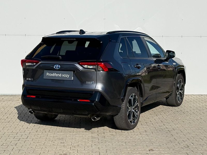 Toyota RAV4 2.5 PHEV e-CVT Selection VIP A - fotka 2 z 30