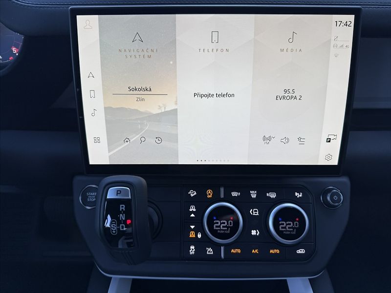Land Rover Defender (2026) 3,0 S D200 - fotka 18 z 23