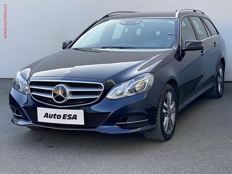 Mercedes-Benz Třídy E (2015) 3.0 CDi E350 4M, Avantgarde - fotka 3 z 21