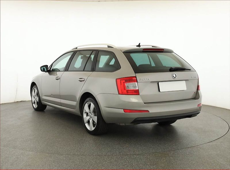 Škoda Octavia (2014) Elegance 2.0 TDI, 4X4 - fotka 4 z 20