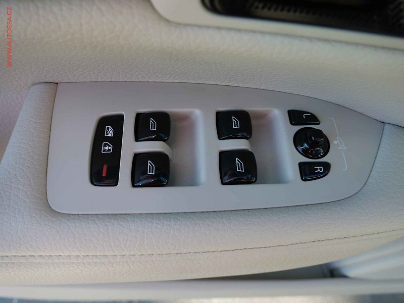 Volvo V90 (2018) 2.0 D5 4x4, Cross Country - fotka 16 z 34