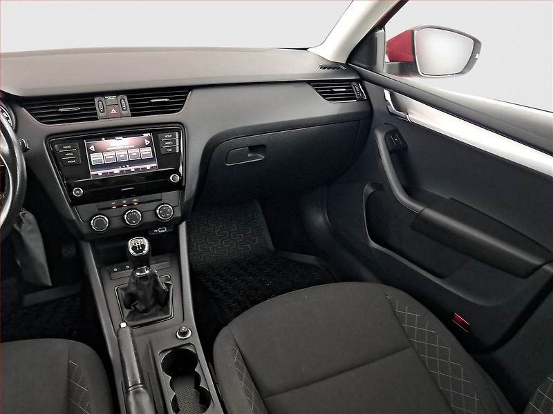 Škoda Octavia (2019) Ambition 1.6 TDI, Tempomat - fotka 8 z 17
