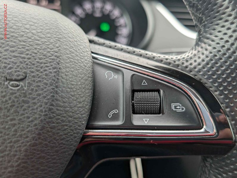 Škoda Octavia (2015) 1.4 TSi, Elegance, DSG, +kola - fotka 15 z 22