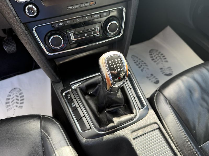 Škoda Superb 2.0TDi 170PS 6R 4x4 0% KOROZE! - fotka 154 z 157