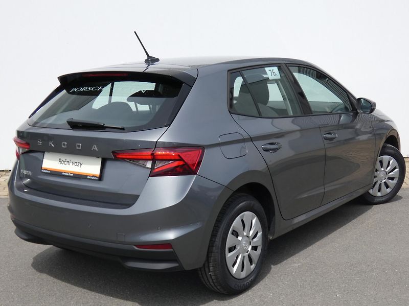 Škoda Fabia Selection 1.0 MPI /59kW - fotka 2 z 30