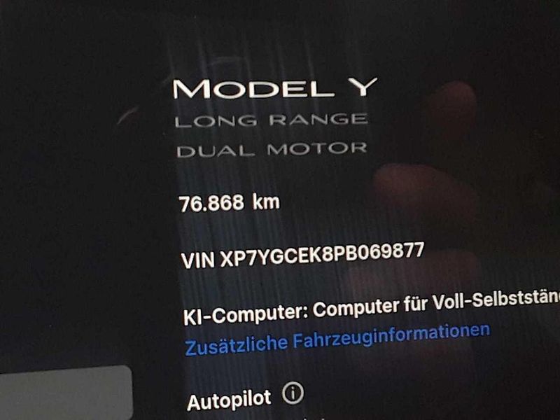 Tesla Model Y ZAMLUVENO ! - fotka 8 z 8