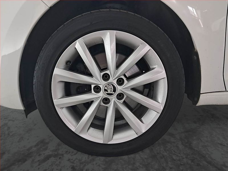 Škoda Rapid (2019) Style 1.0 TSI, Automat - fotka 15 z 20