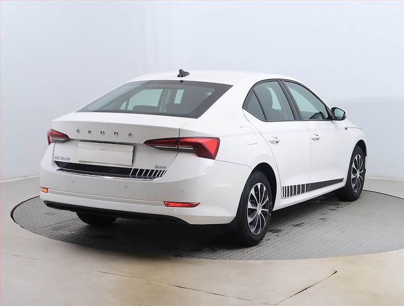 Škoda Octavia (2023) 1.5 TSI e-tec - fotka 5 z 14