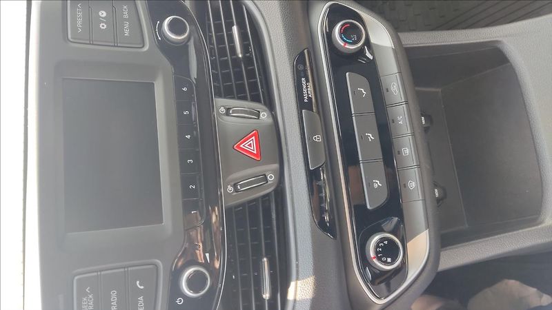 Hyundai i30 1,0 T-GDI TRIKOLOR COMFORT - fotka 11 z 17