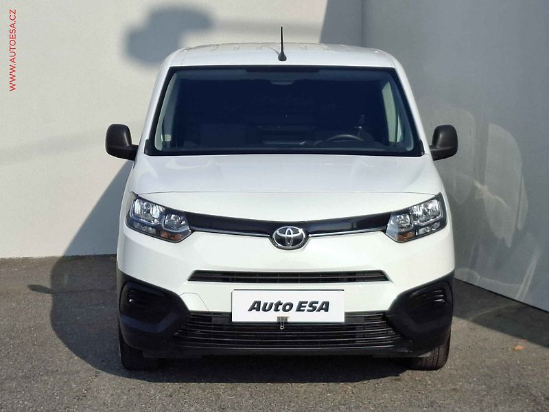 Toyota ProAce City (2022) 1.5D-4D MAXi, 2.maj,ČR, AC - fotka 2 z 18