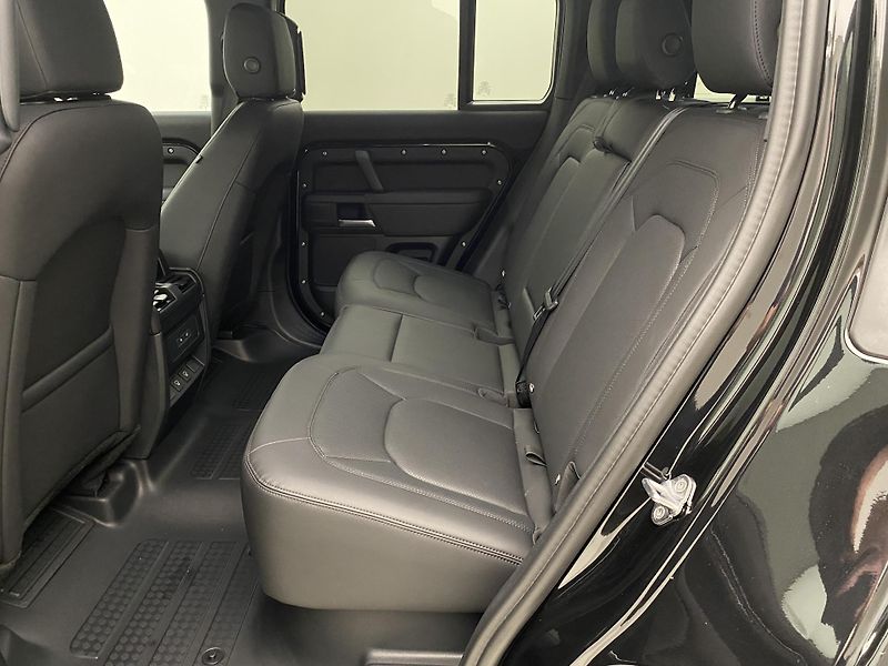 Land Rover Defender 110 D200 S AWD AUT CZ 1.maj. - fotka 5 z 47