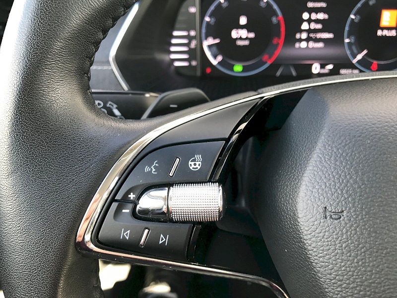 Škoda Octavia (2024) COM M-HEV STY PLUS TS110/1.5A7 - fotka 20 z 27