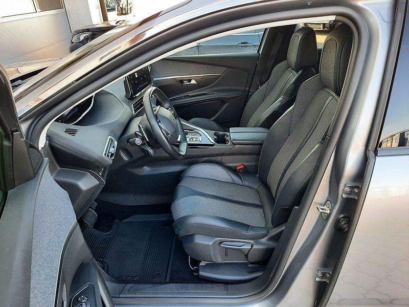 Peugeot 3008 ALLURE PACK 1.5 BHDi 130k EAT8 - fotka 12 z 28