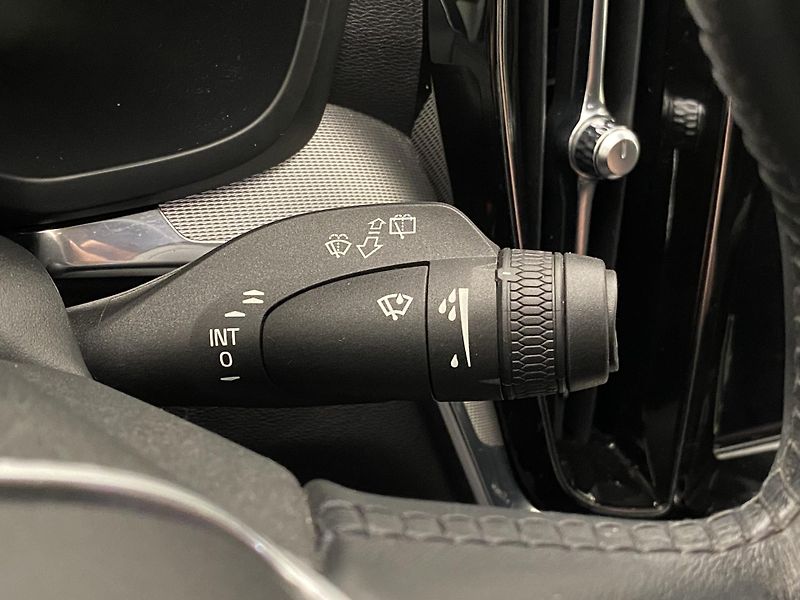 Volvo V60 D4 INSCRIPTION AUT REZERVACE - fotka 22 z 47