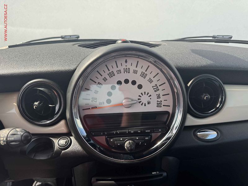 Mini Cooper (2013) 1.6i, AT, kůže - fotka 11 z 14
