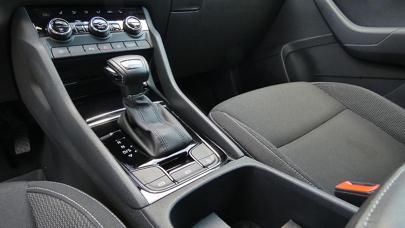 Škoda Karoq 1,5 TSI DSG Ambition - fotka 6 z 24